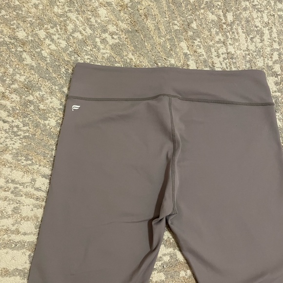 Fabletics grey mid rise powerhold leggings - Picture 3 of 3